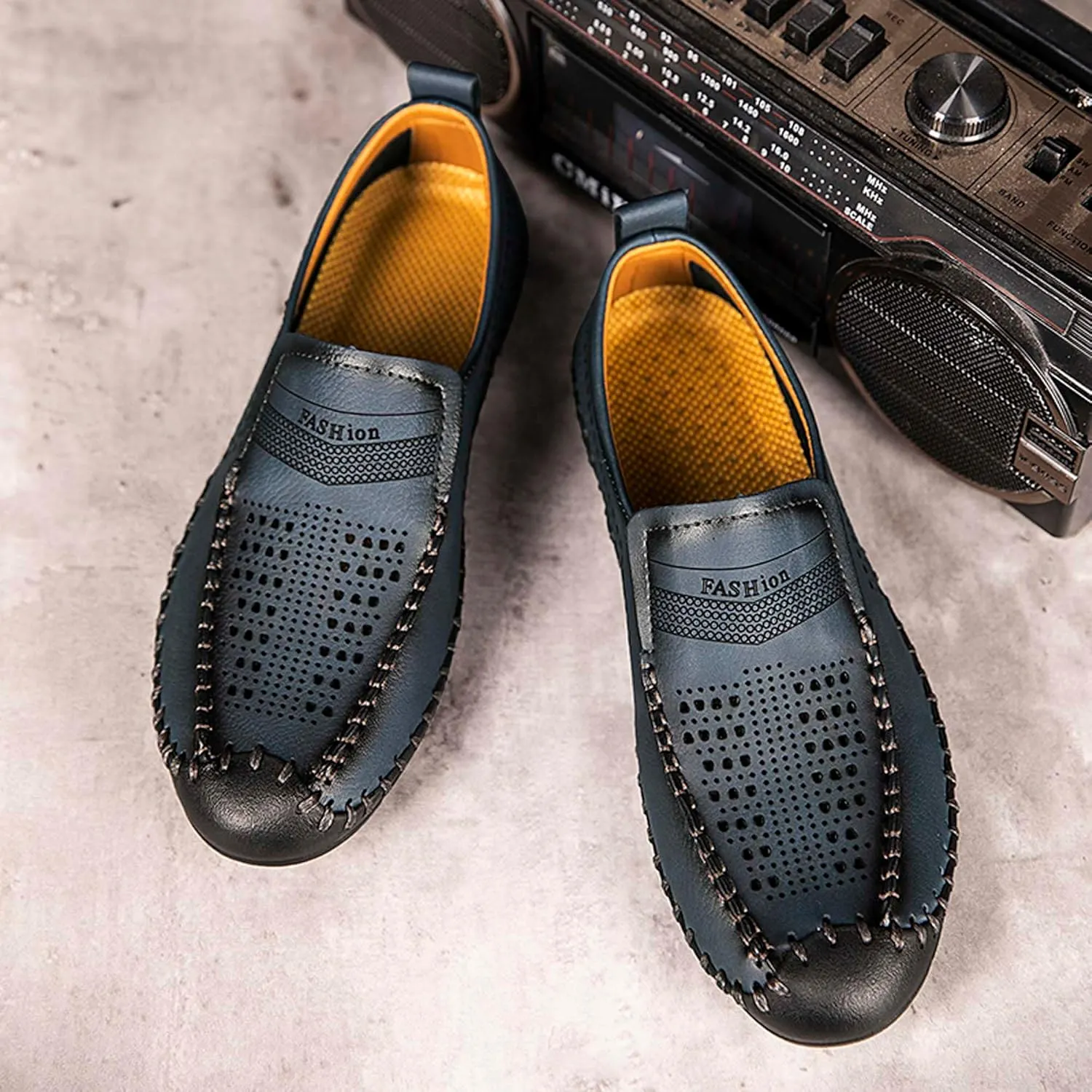 Men's Breathable Walking Shoes Comfortable Casual Leather Shoes Lightweight Loafers Retro Business Office Shoes Hollowed Out Leather Casual Shoes Outdoor Hiking Driving Shoes