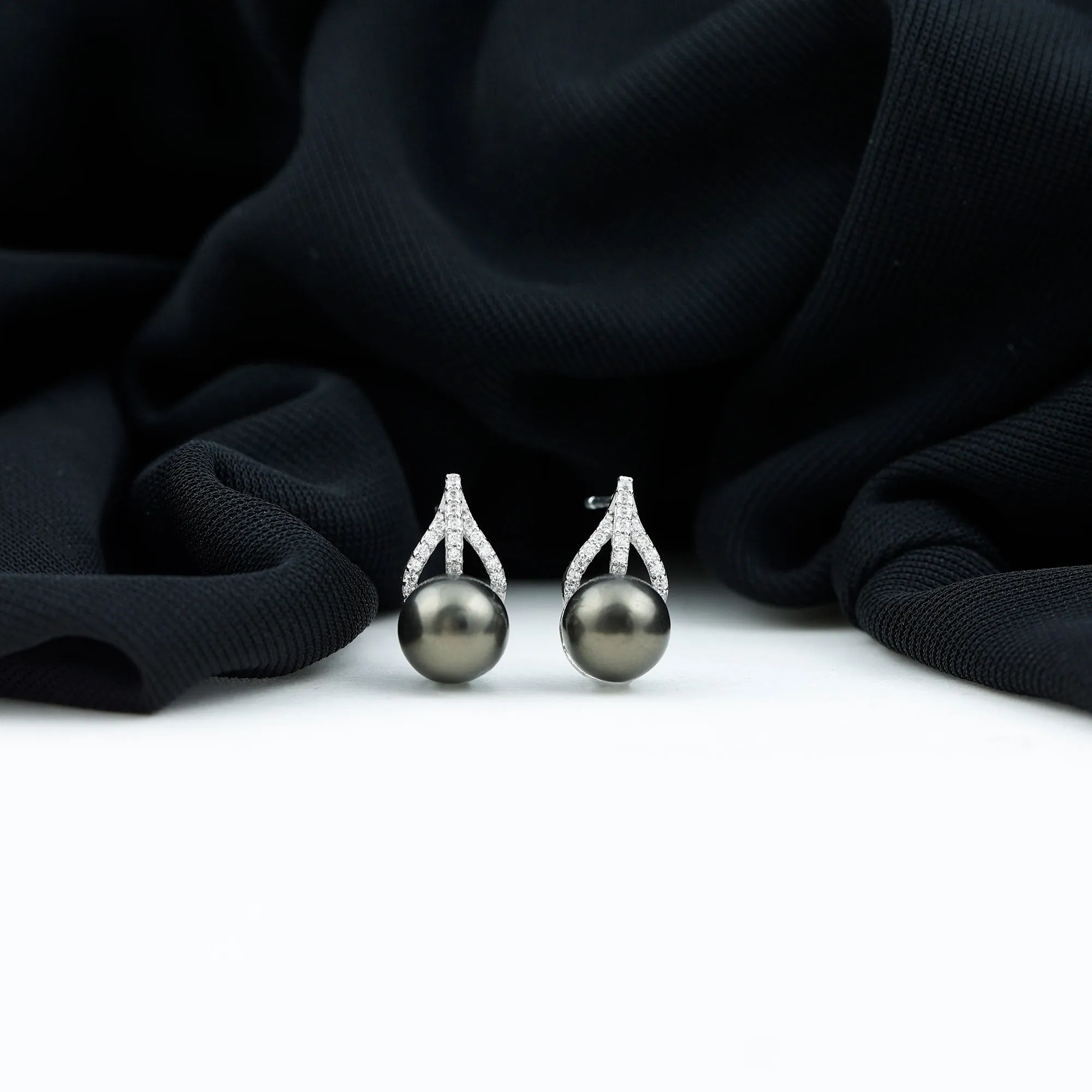 Minimal Black Tahitian Pearl Stud Earrings with Diamond