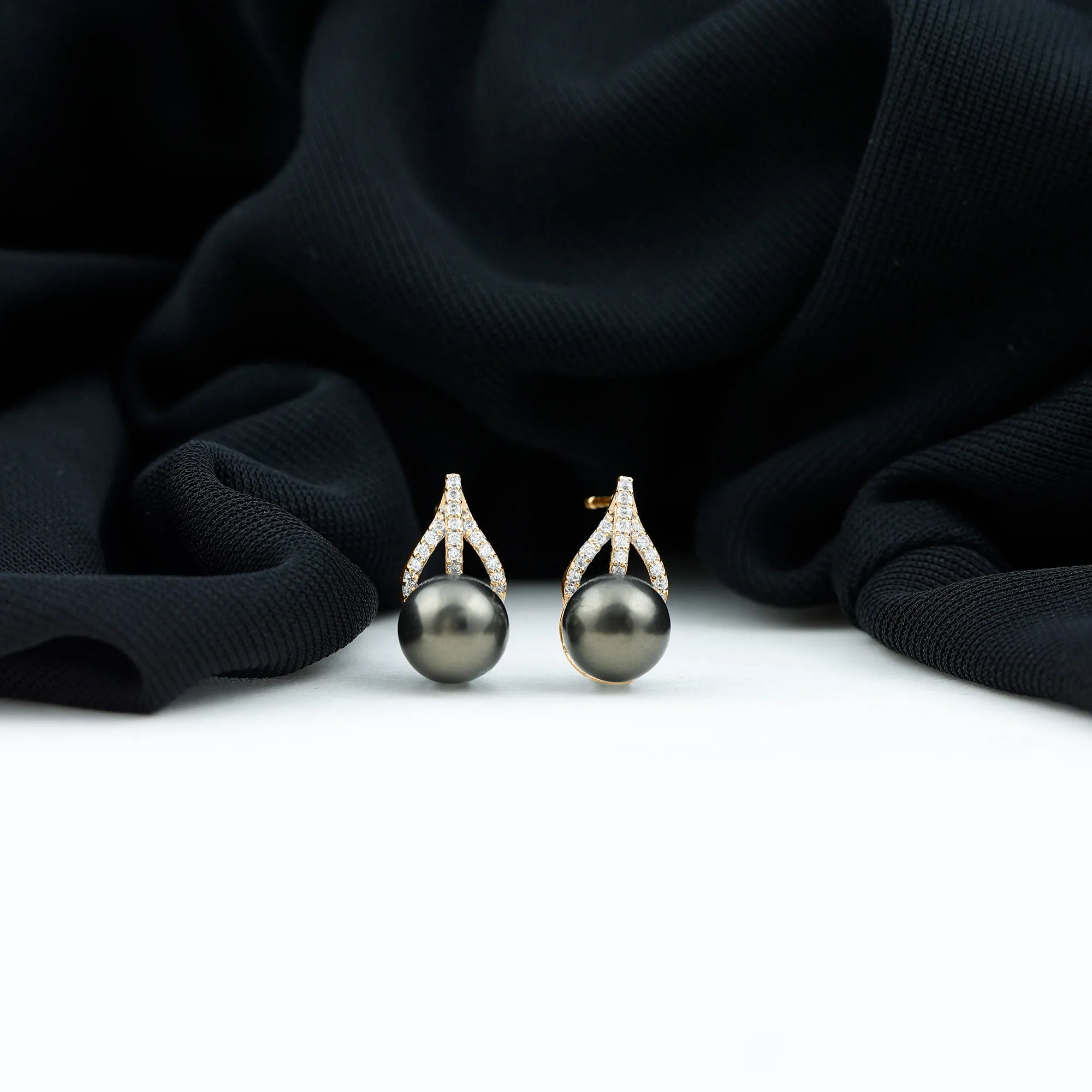 Minimal Black Tahitian Pearl Stud Earrings with Diamond