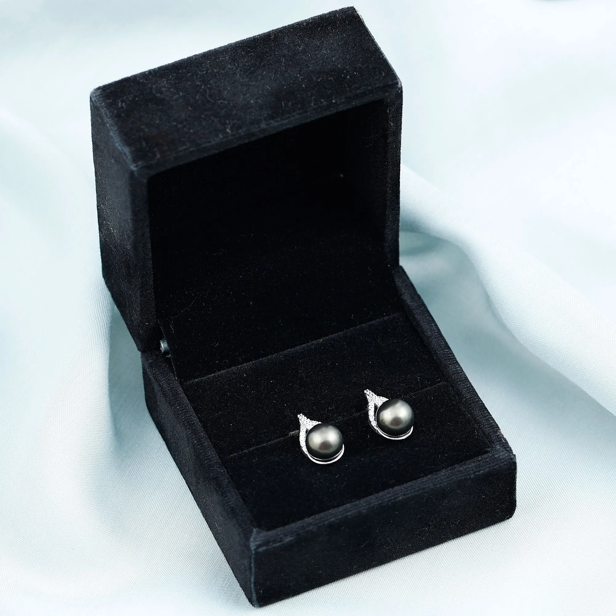 Minimal Black Tahitian Pearl Stud Earrings with Diamond