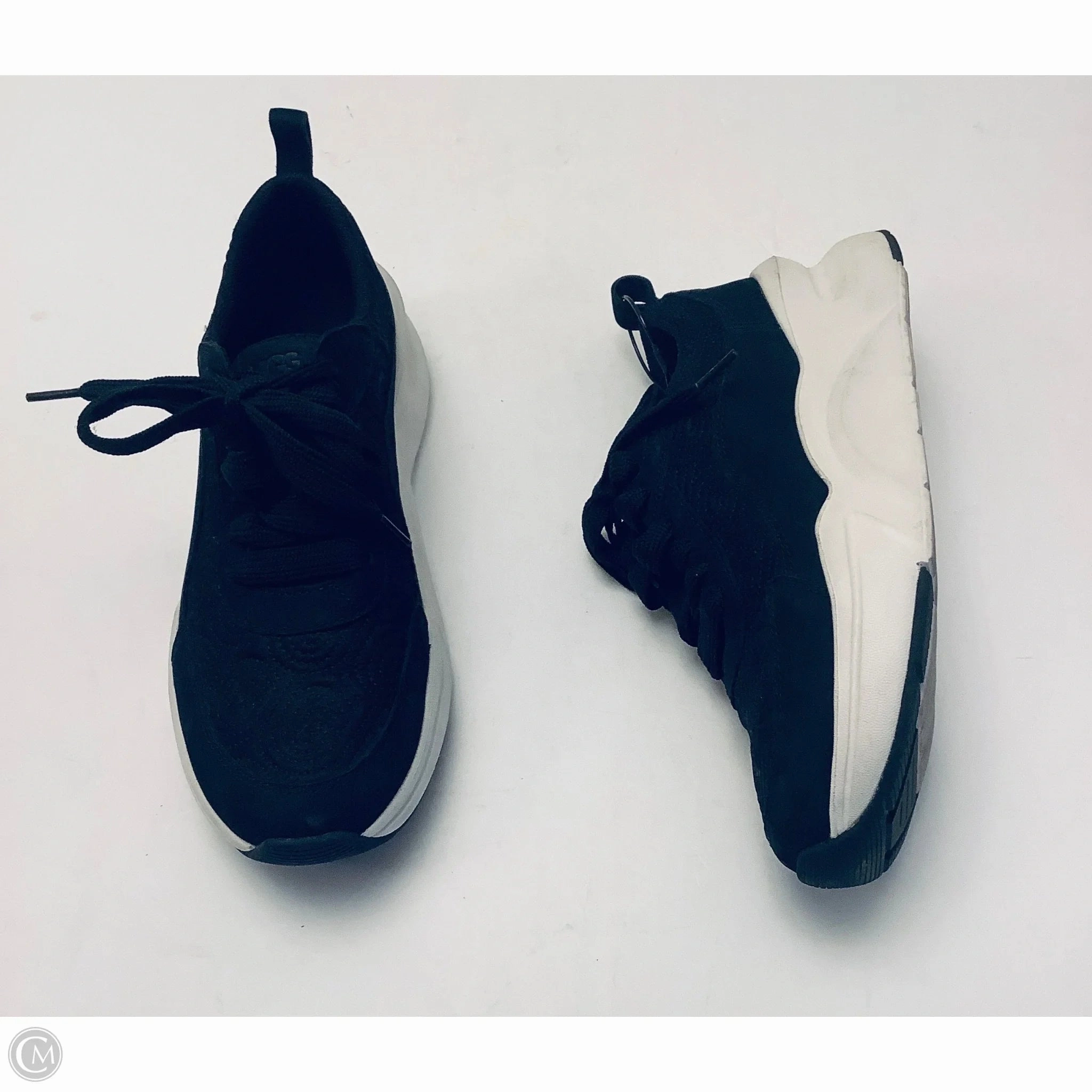 Cross Training Sneakers Shoes Sneakers By Ugg In Black, Size: 9