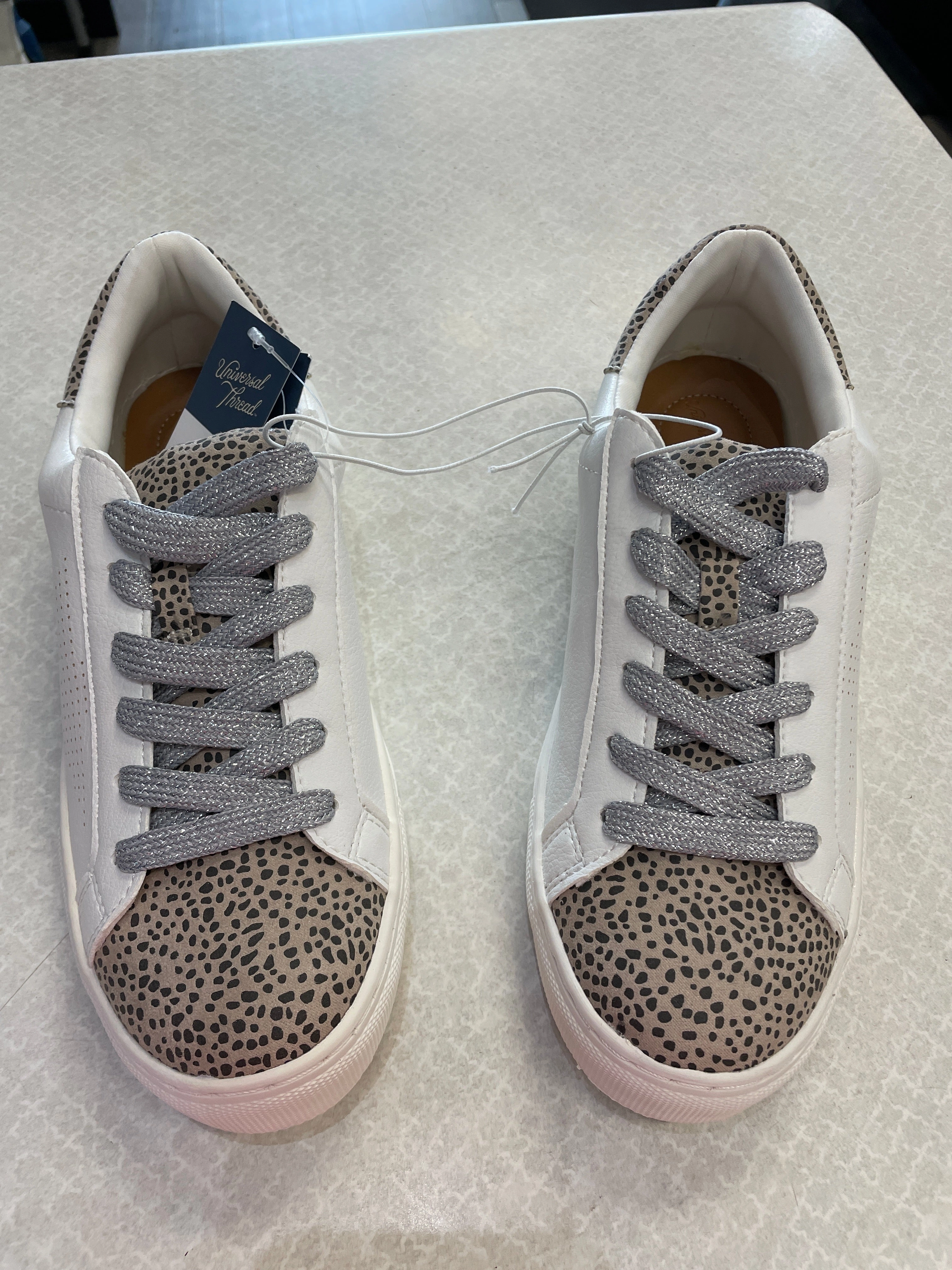 Flexible Shoes Sneakers By Universal Thread In White, Size: 8.5
