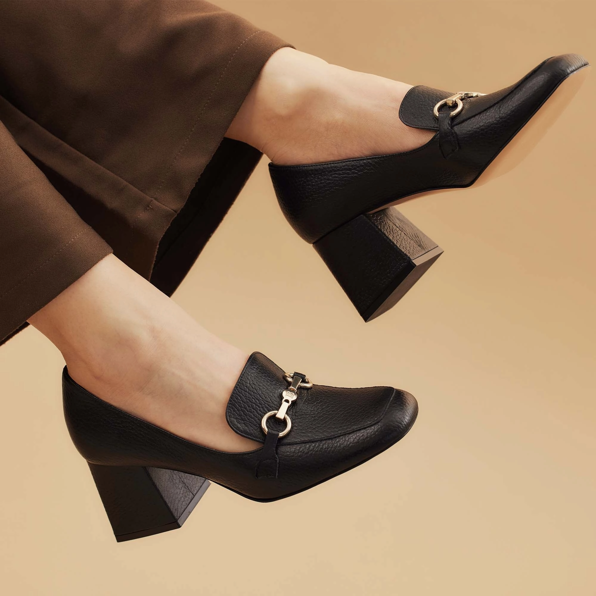Vend?me Ambre black calfskin leather pumps Slip Resistant Grooves