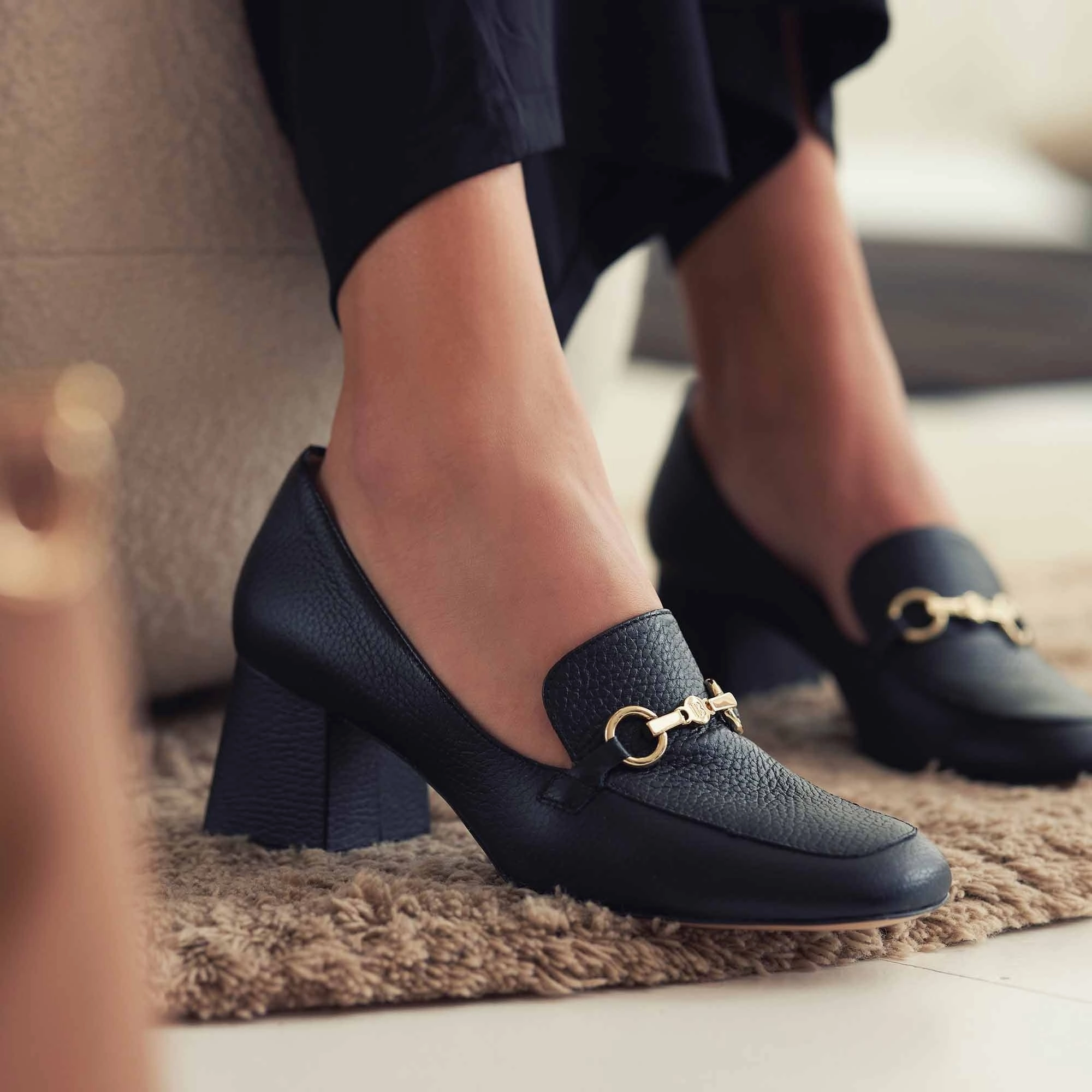 Vend?me Ambre black calfskin leather pumps low - top Ventilated Upper