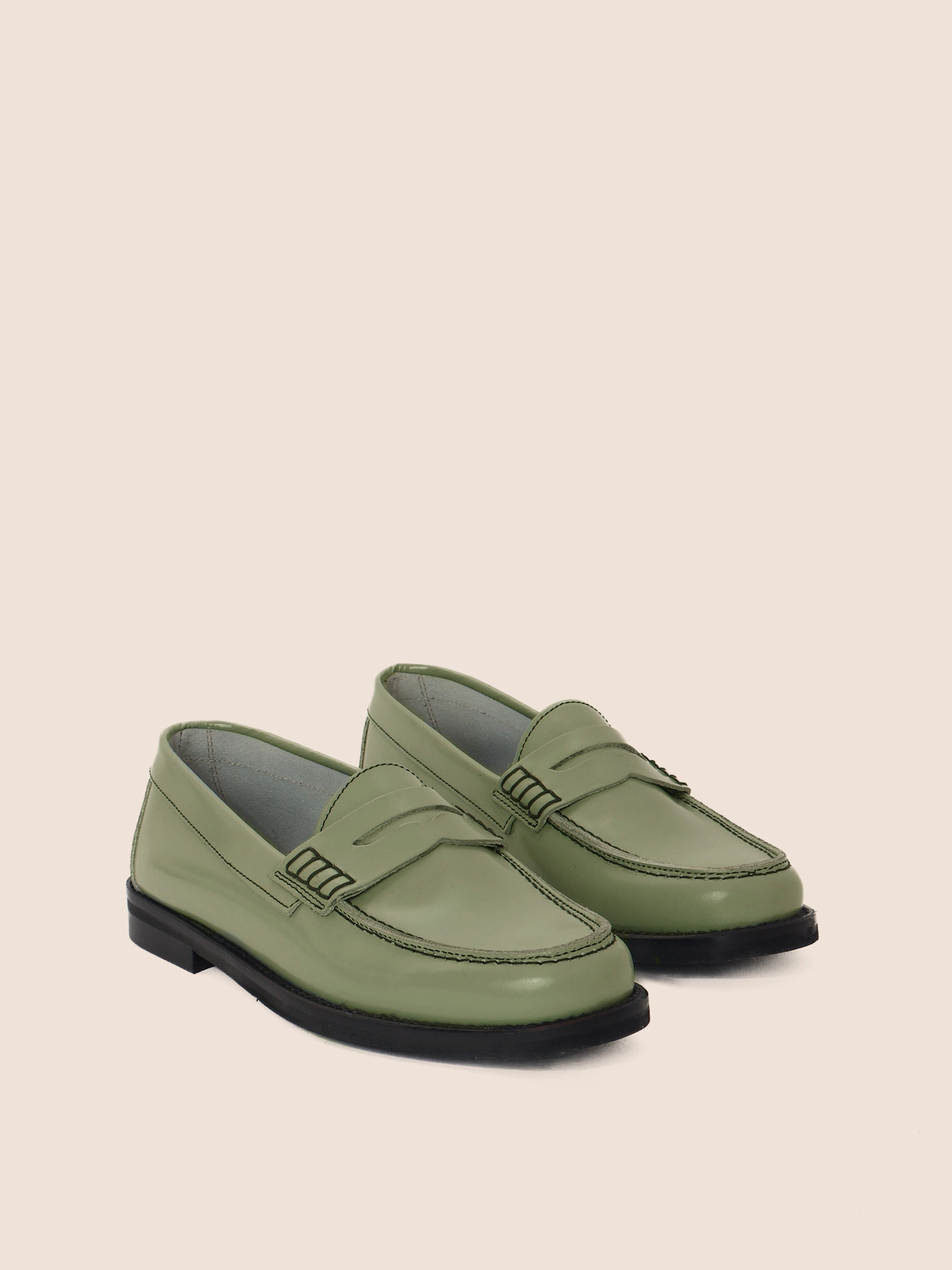Lightly Padded Flexible Step Napoli Sage Loafer