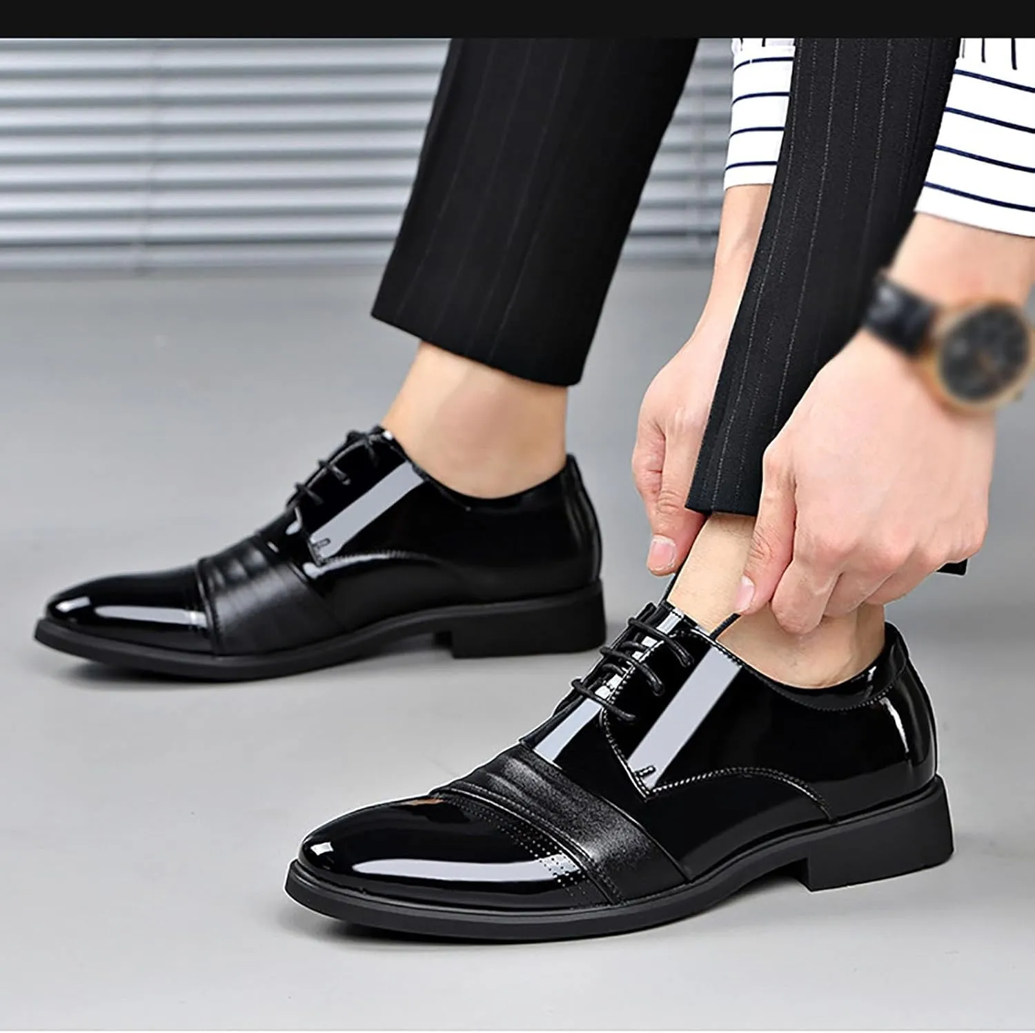New Leather Shoes MenLace-up Low-top Patent Leather Triple-Joint Dress Shoes Leather Fashion Groom Wedding Leather Shoes