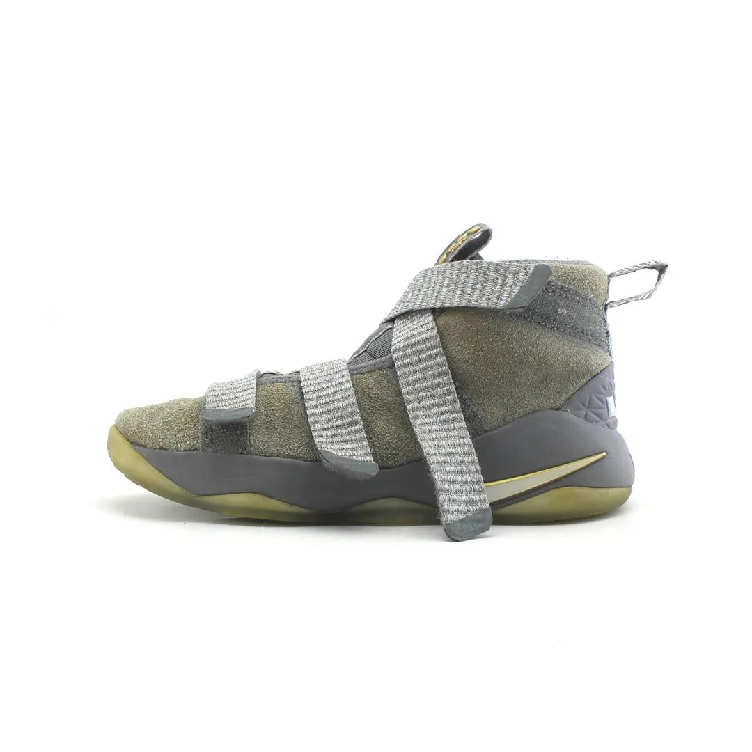 NIKE  LEBRON SOLDIER XI