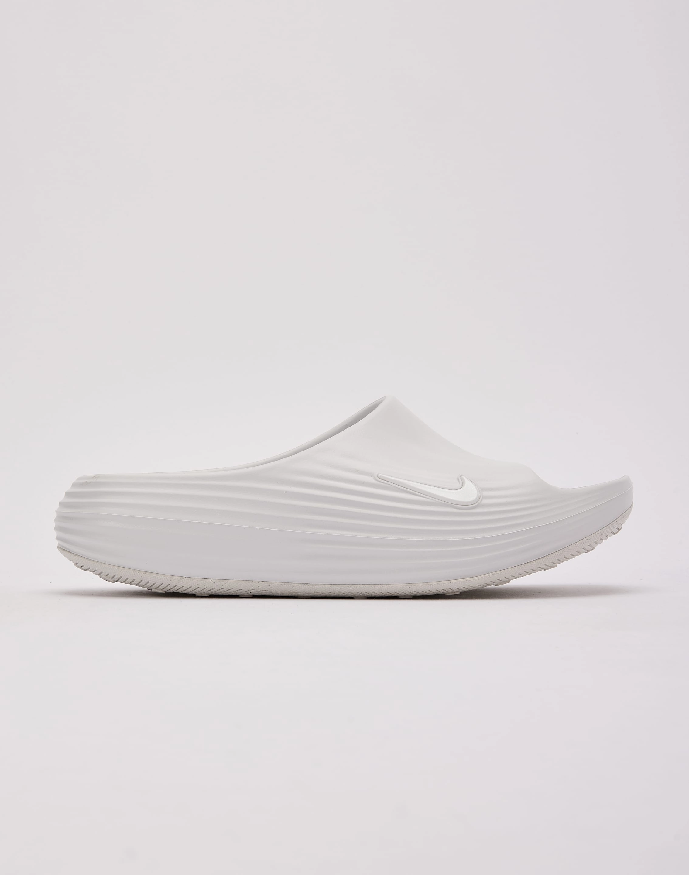 Adjustable Hook and Loop Closure Multi Density Foam Nike ReactX Rejuven8 Slides