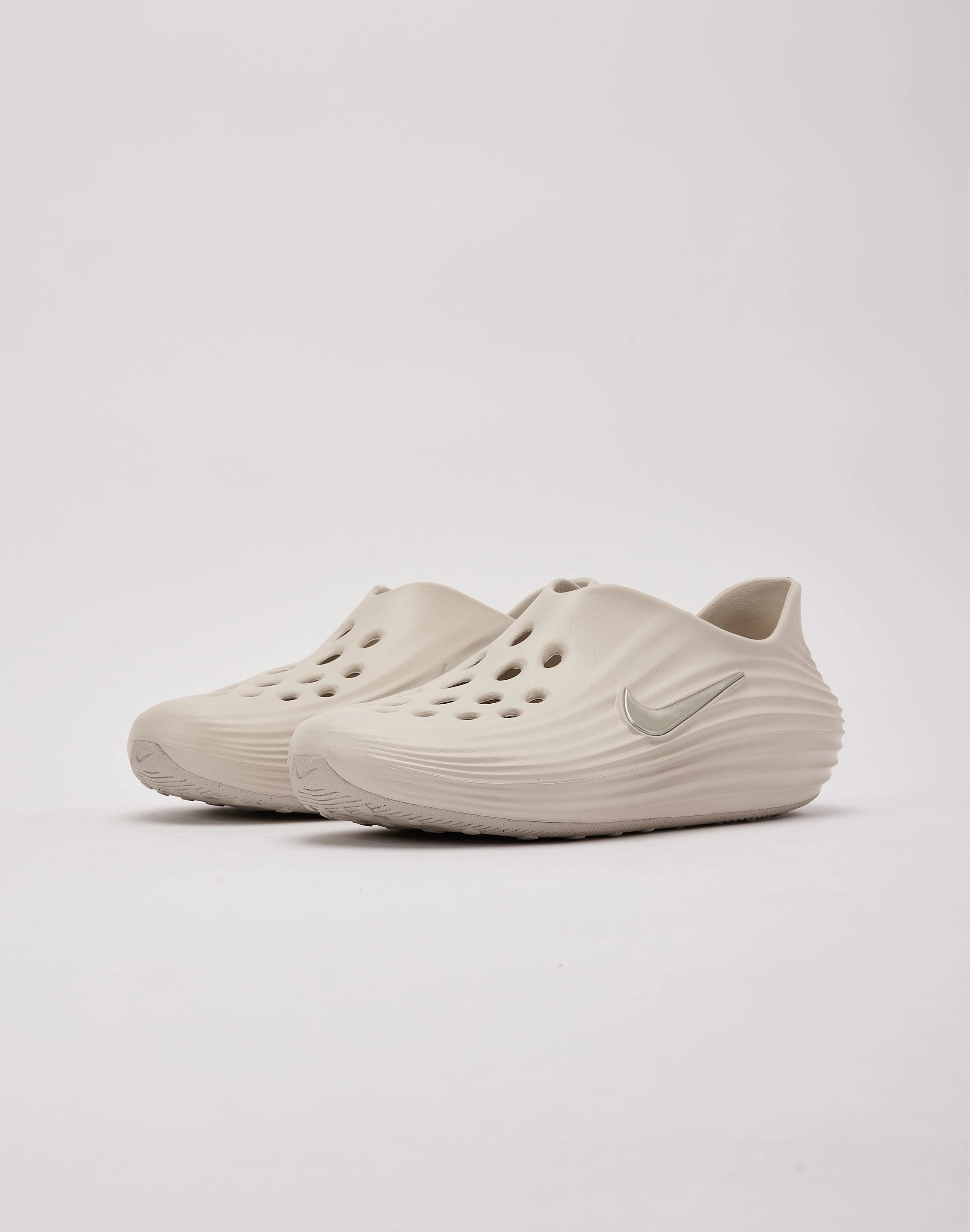 Nike ReactX Rejuven8 Satin Glow Dynamic Arch Cushion