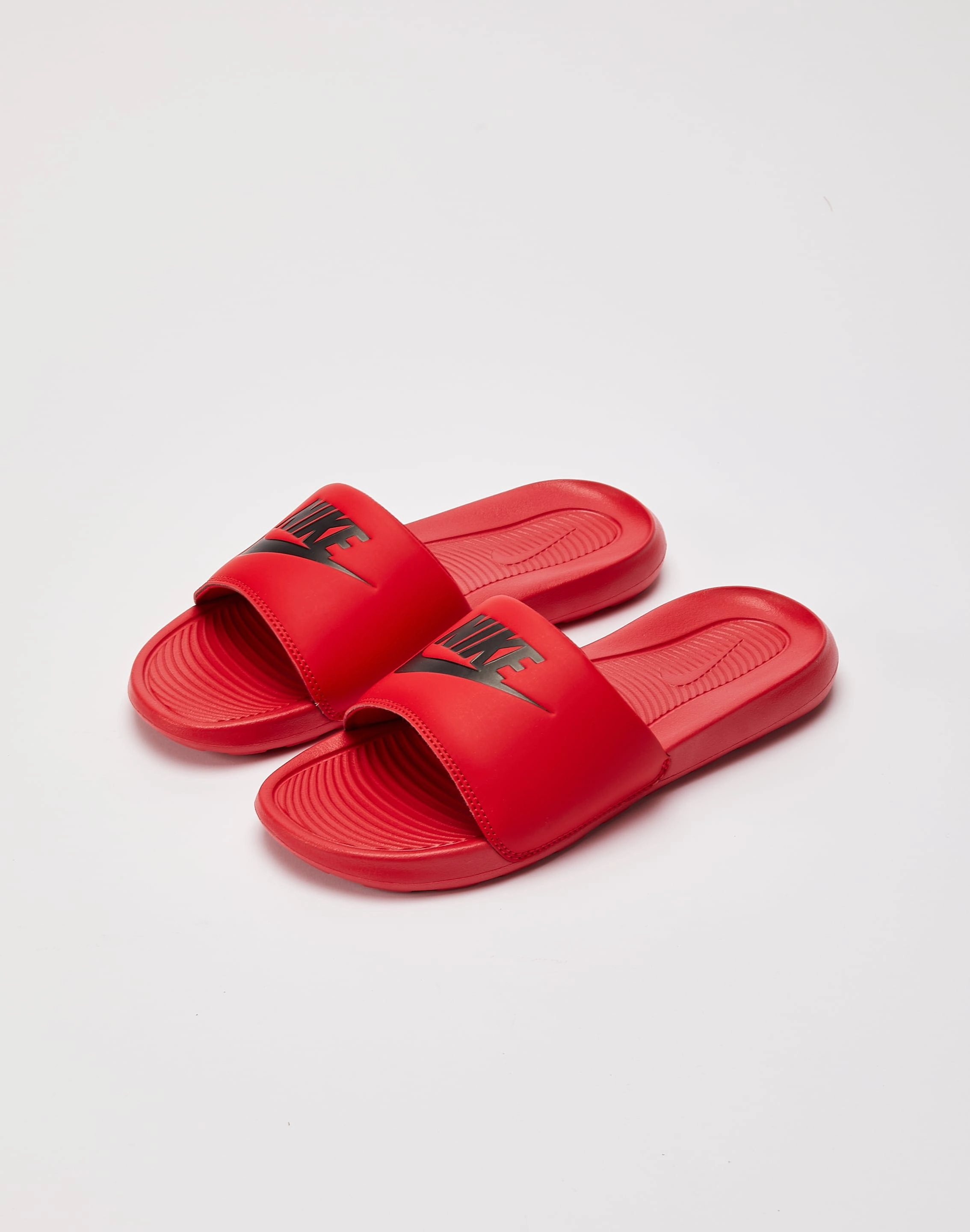 Smart Fit Cliff Edge Nike Victori One Slides