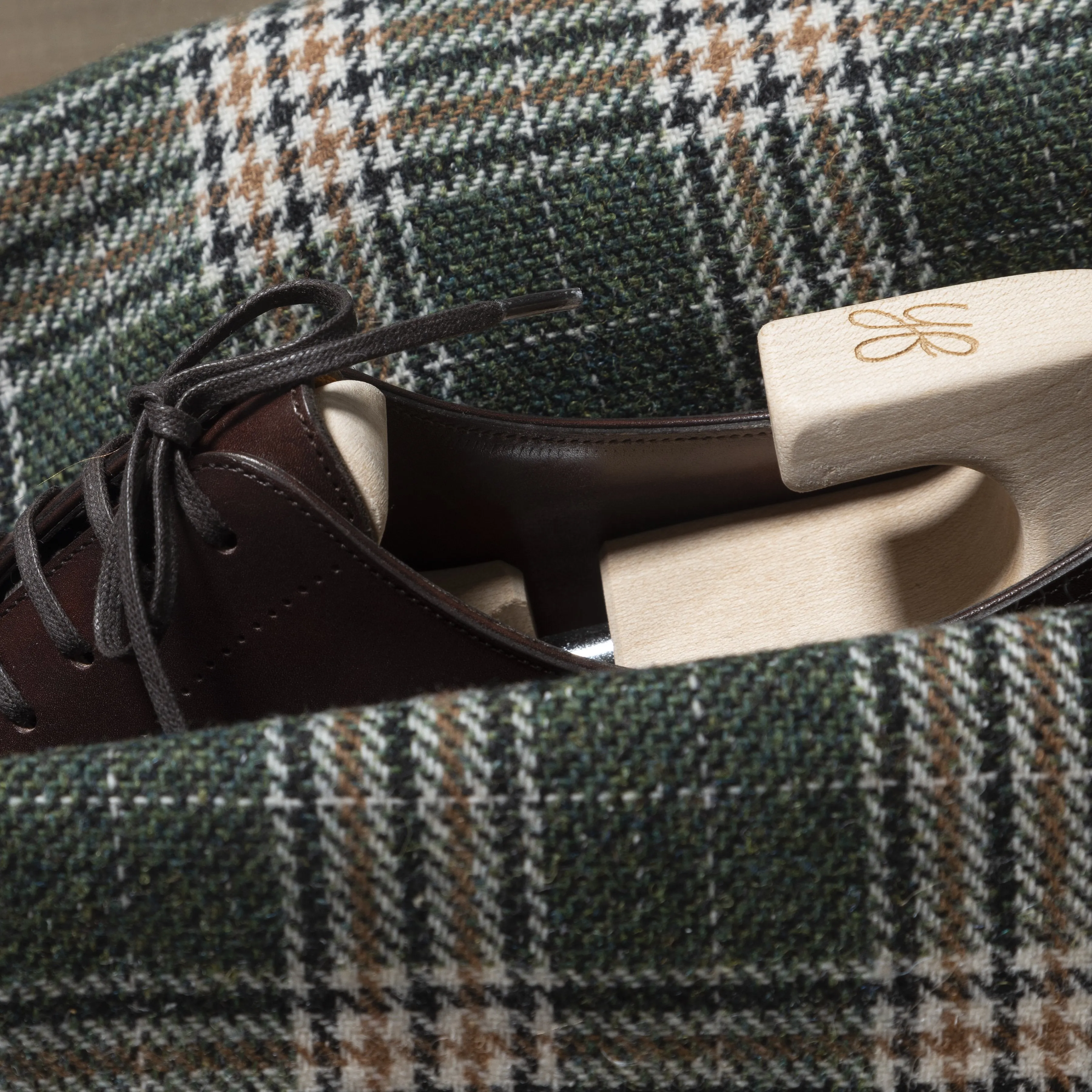 Nile Medallion Oxford