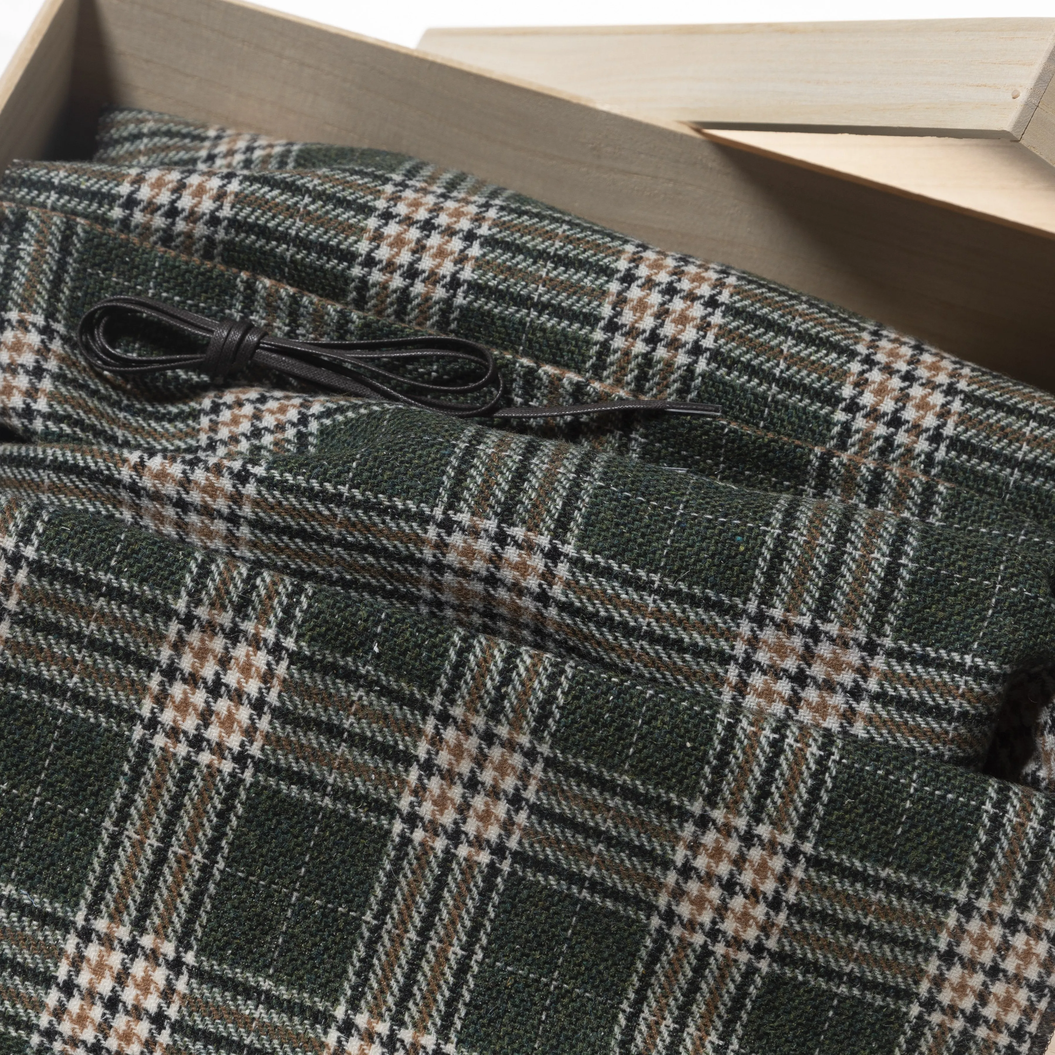 Nile Medallion Oxford