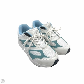All terrain Shoes Sneakers By Cma In White, Size: 9