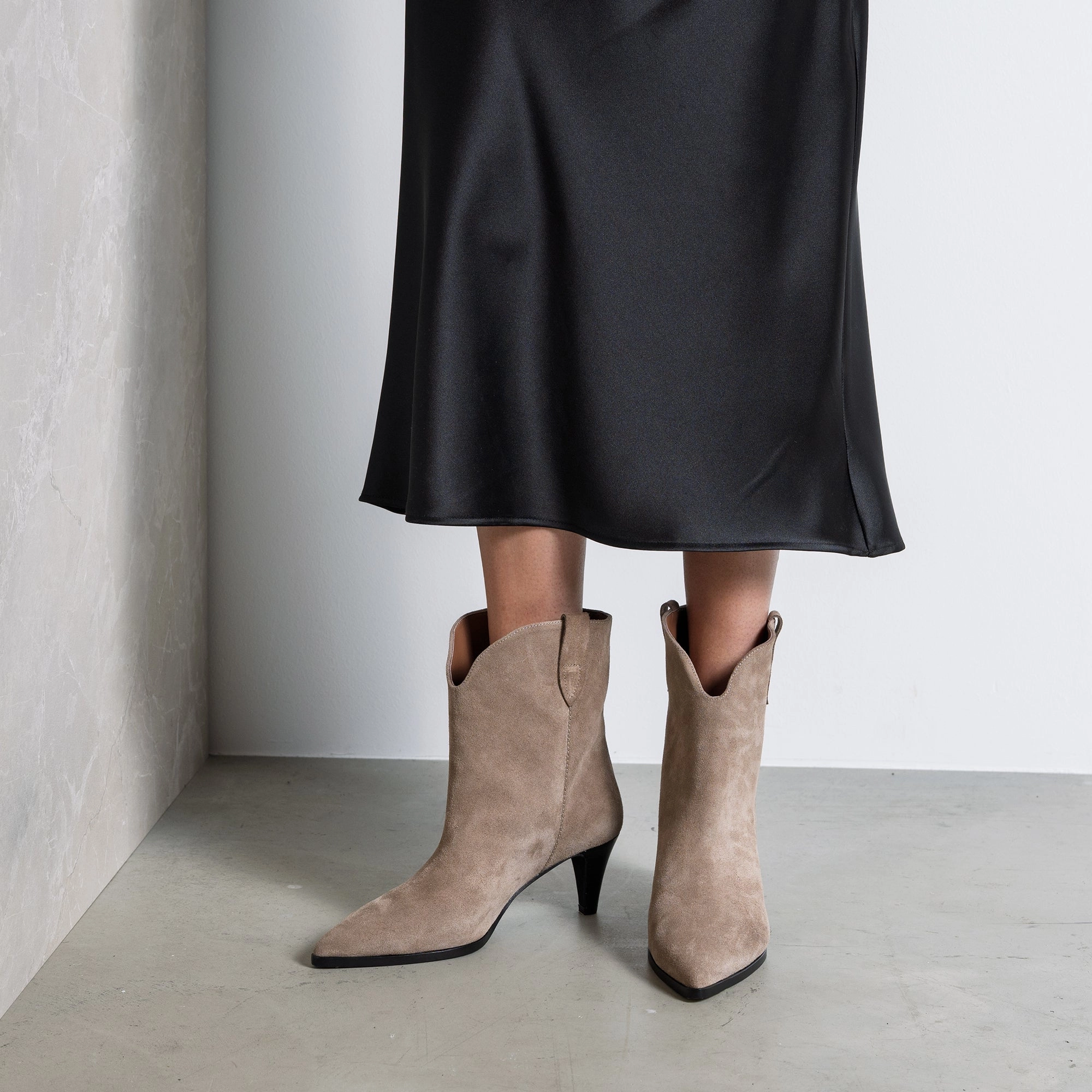 most winter Vend?me Louane taupe suede boots