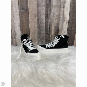 Quick Dry Interior Shoes Sneakers By Mad Love In Black, Size: 9