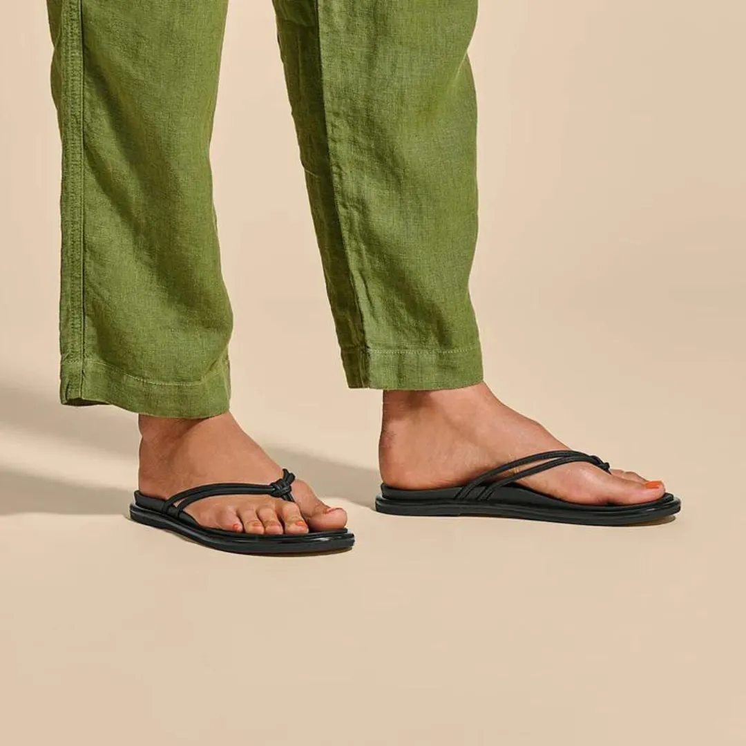 Olukai 'Aka Flip Flops - Black