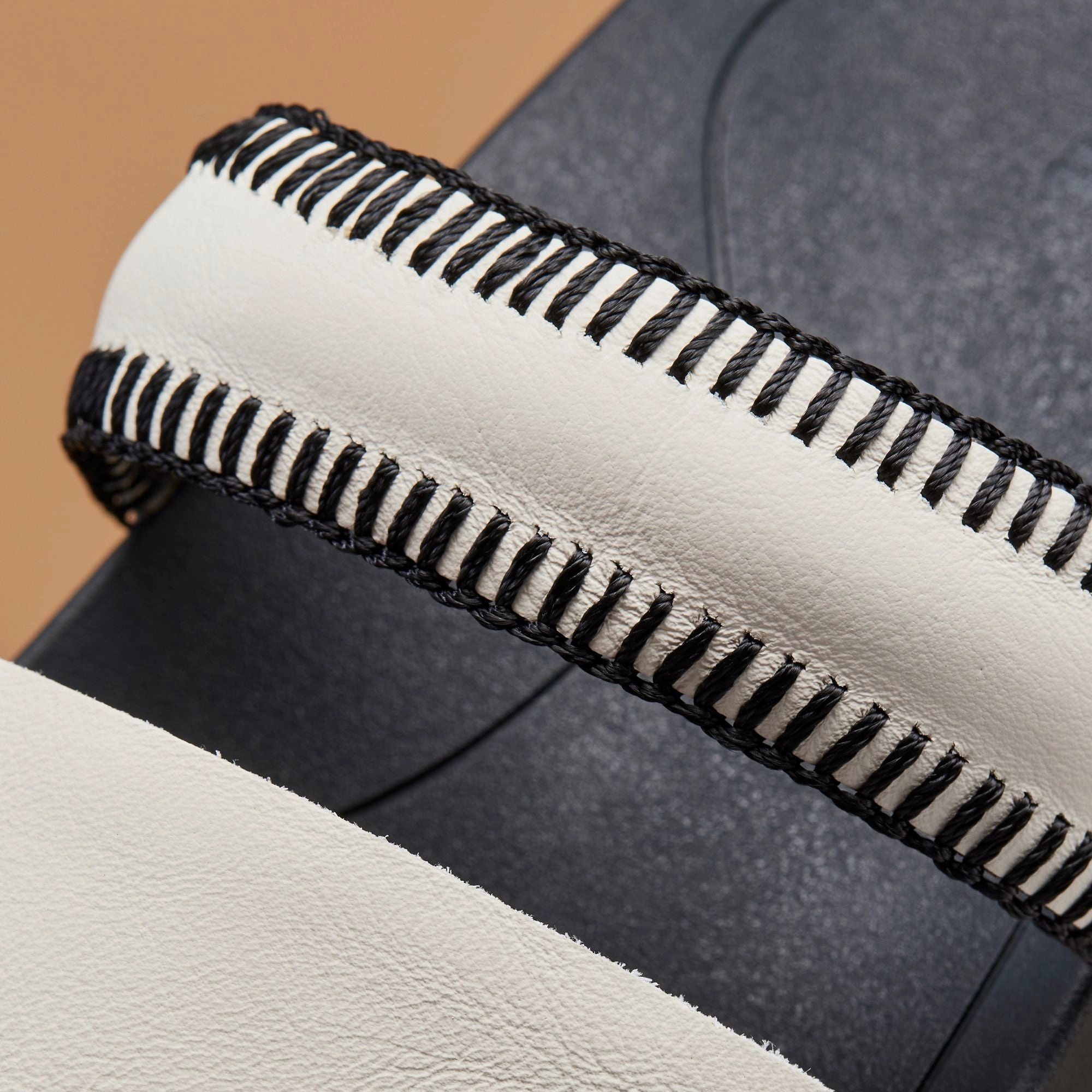 Boardwalk Glam Pae - White Sand / Lava Rock