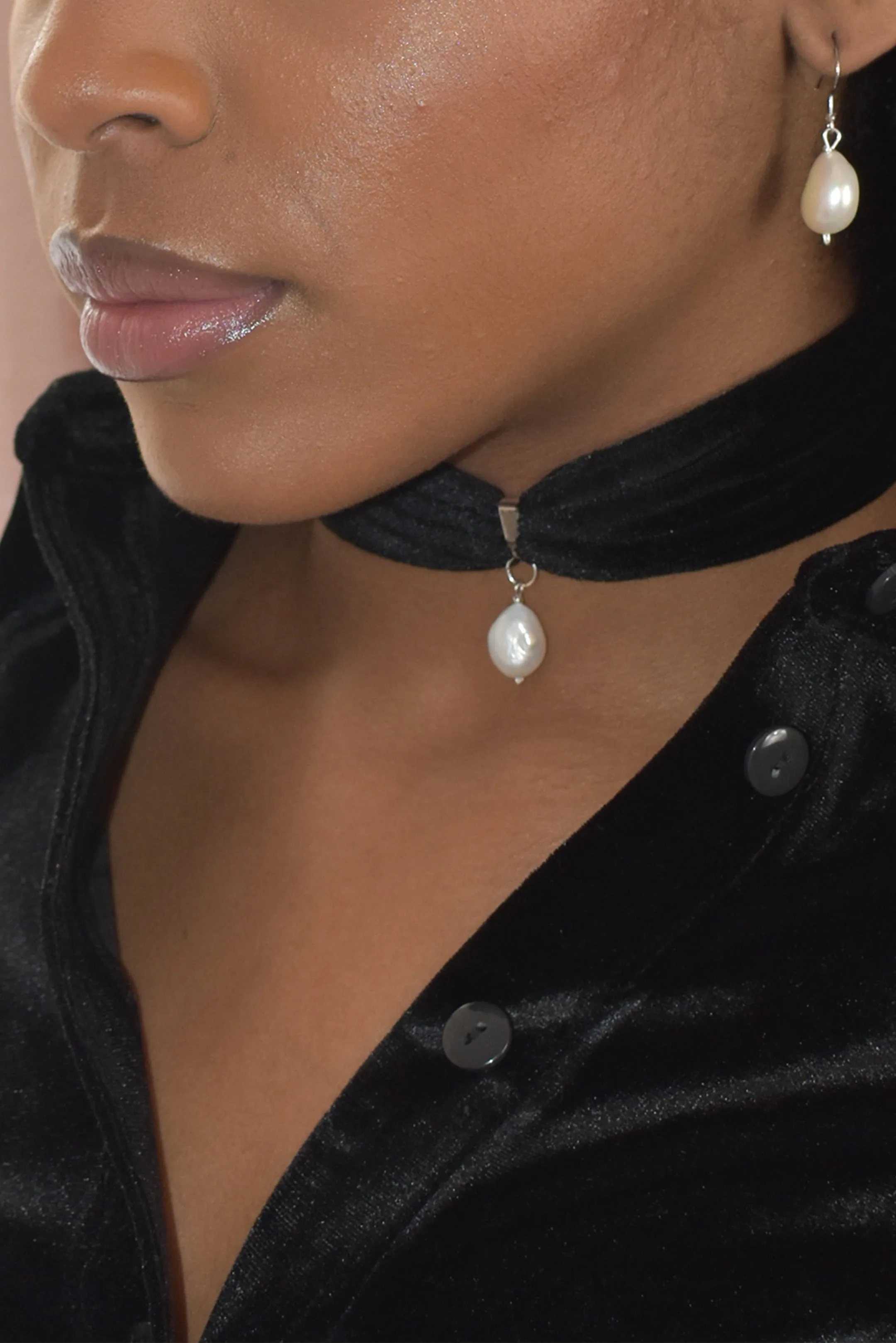 Pearl & Velvet 'Venus' Skinny Scarf Black