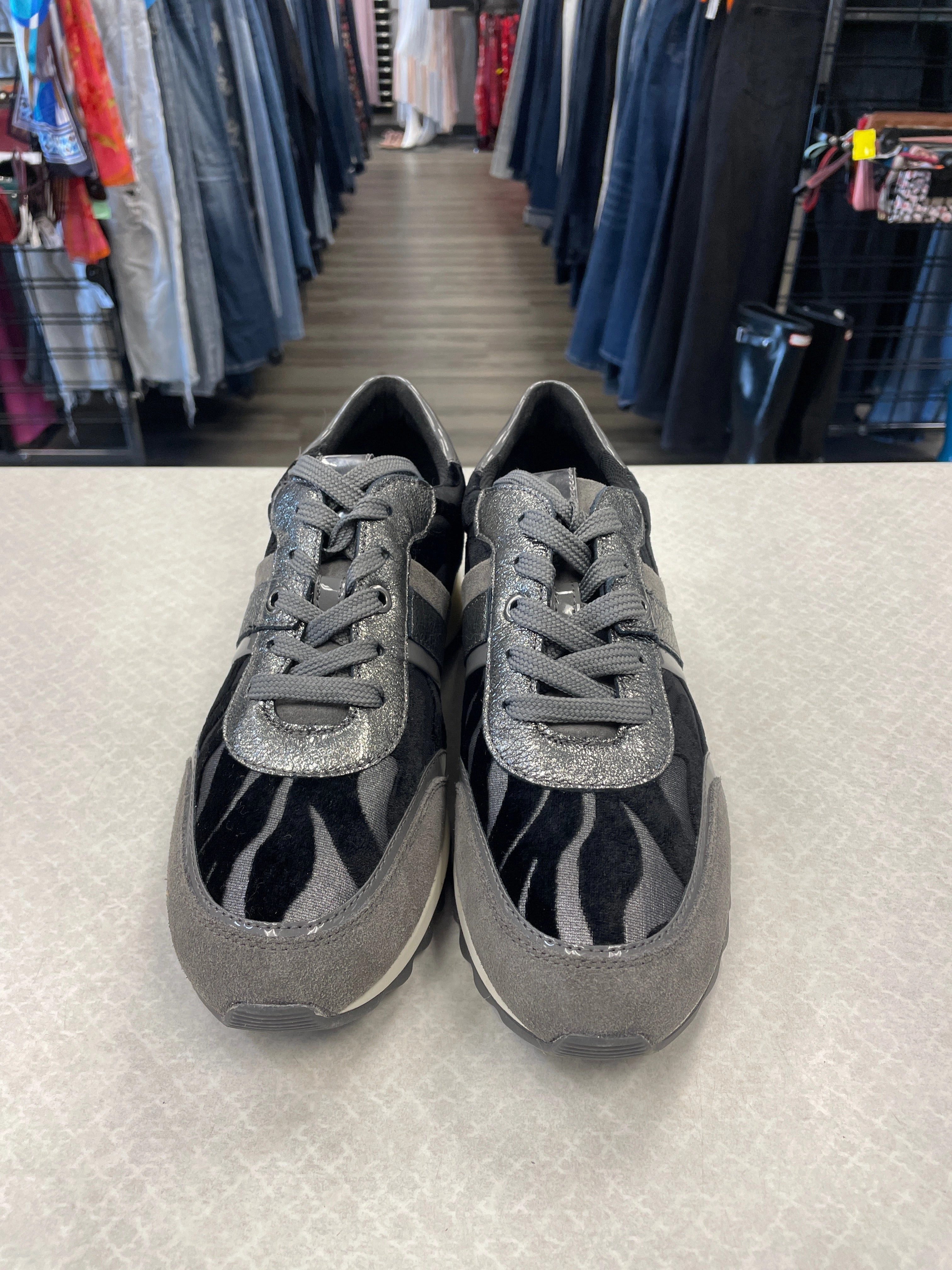 Grey Shoes Sneakers Geox Shoes, Size 9 Vegan Friendly Construction