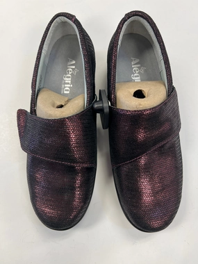 Universal Look Pink Shoes Sneakers Alegria, Size 10