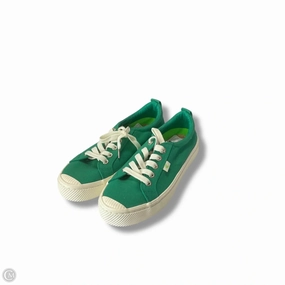 Versatile Footwear Unique ease Shoes Sneakers By Cariuma In Green, Size: 6.5