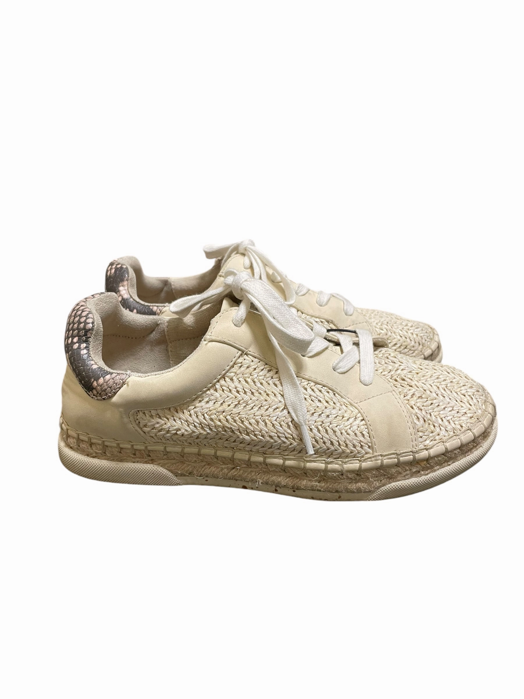 Light Impact Shoes Sneakers By Universal Thread In Cream, Size: 7