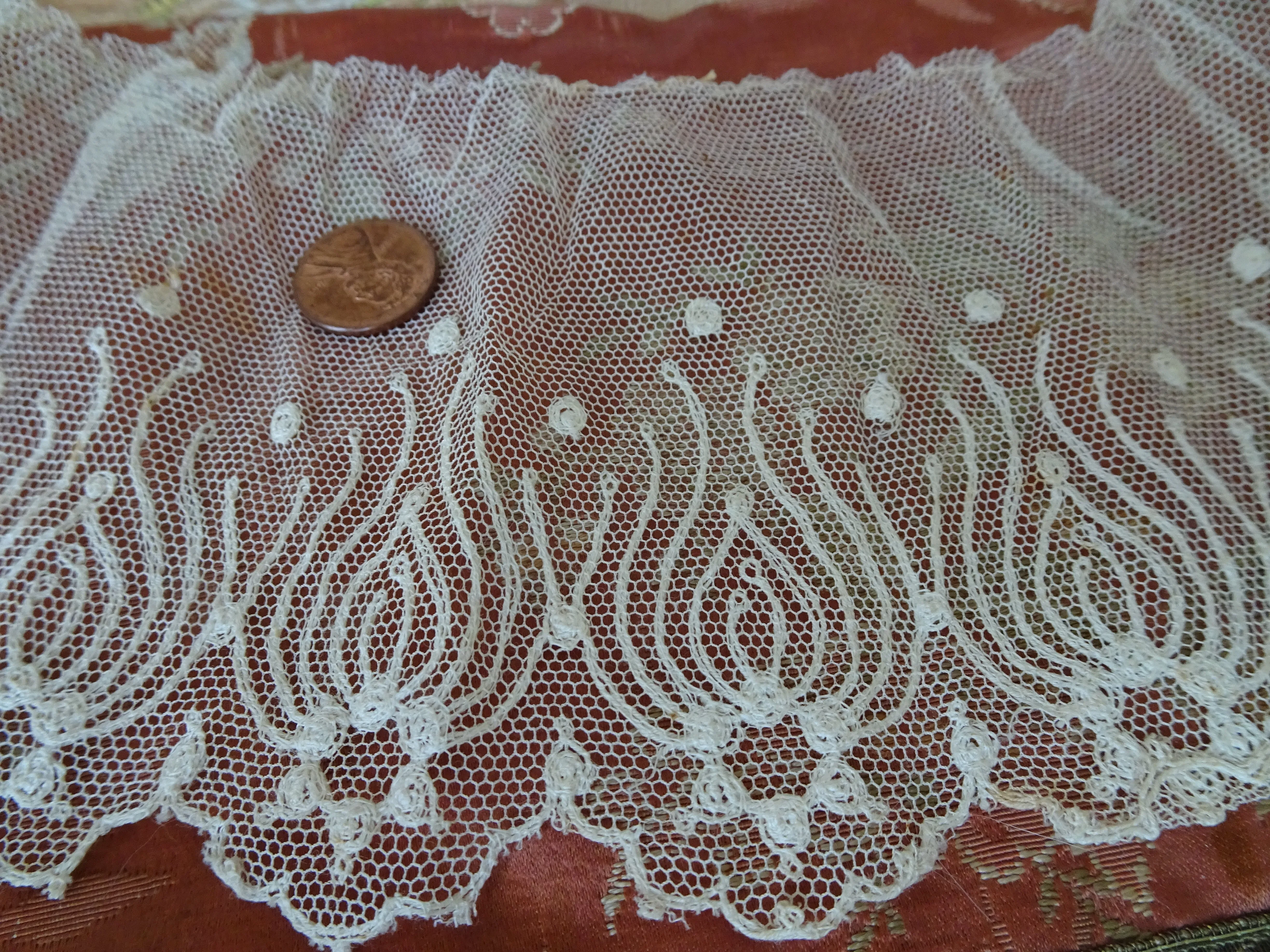 RESERVED WONDERFUL Antique French Netted Lace Trim,Delicate Pattern, Ideal For Dolls,Bridal Dress,Fine Heirloom Sewing, Collectible Vintage Lace