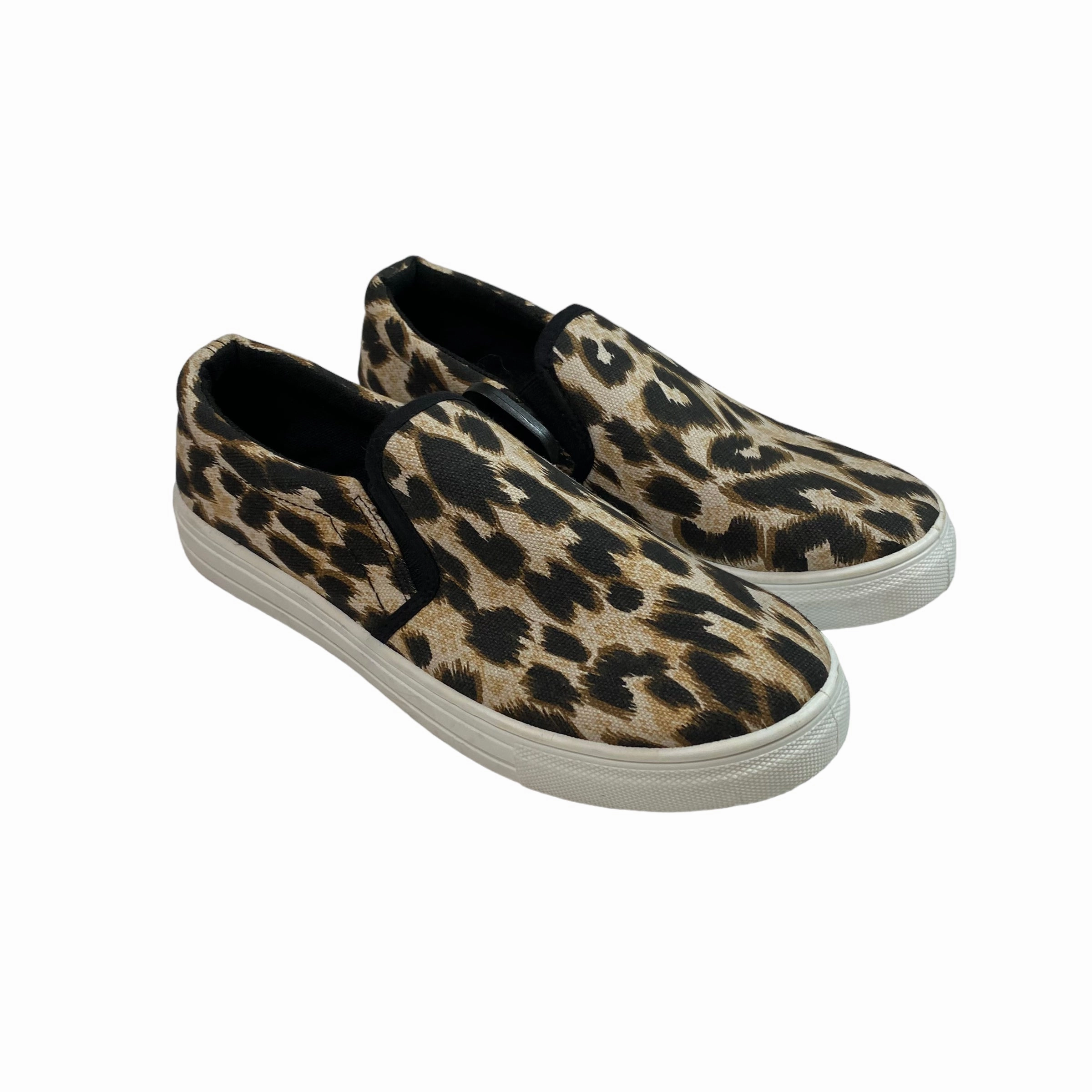 Rugged Traction Shoes Sneakers By Pink Lily  Size: 8.5