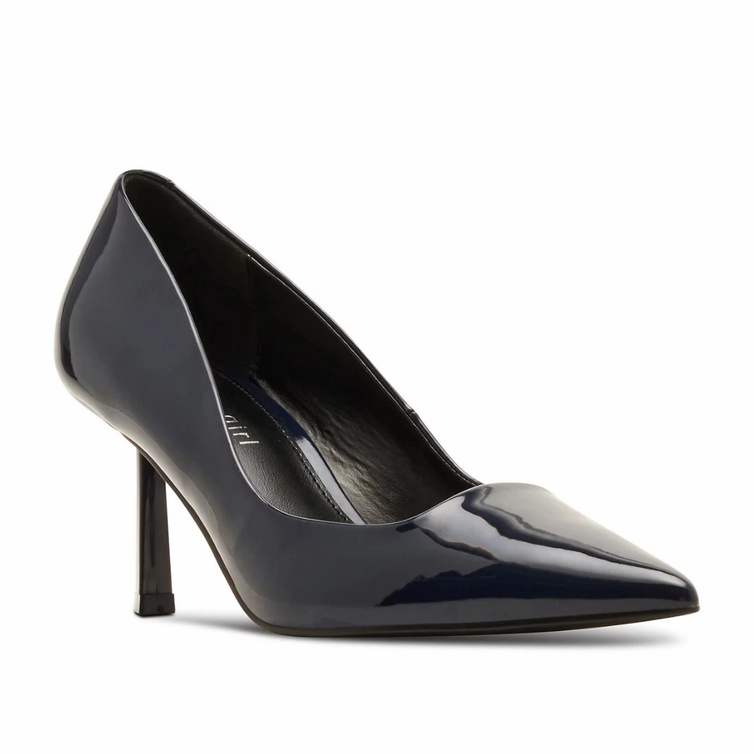 Brynn in Navy midsole - type
