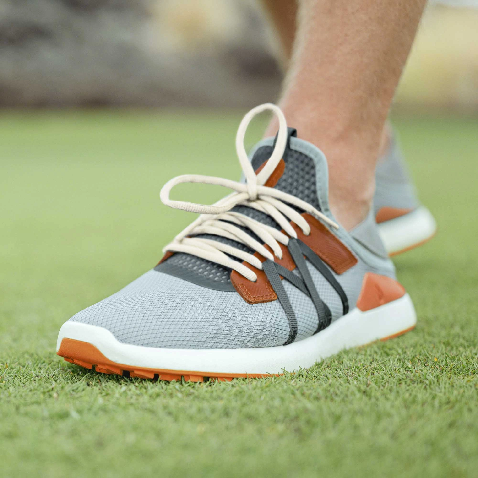 Soul Walk Ventilated Manele - Pale Moss / Molten Orange