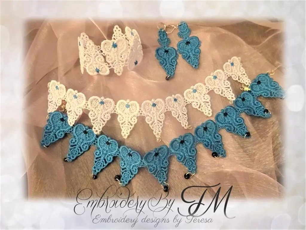 Set of vintage jewelry