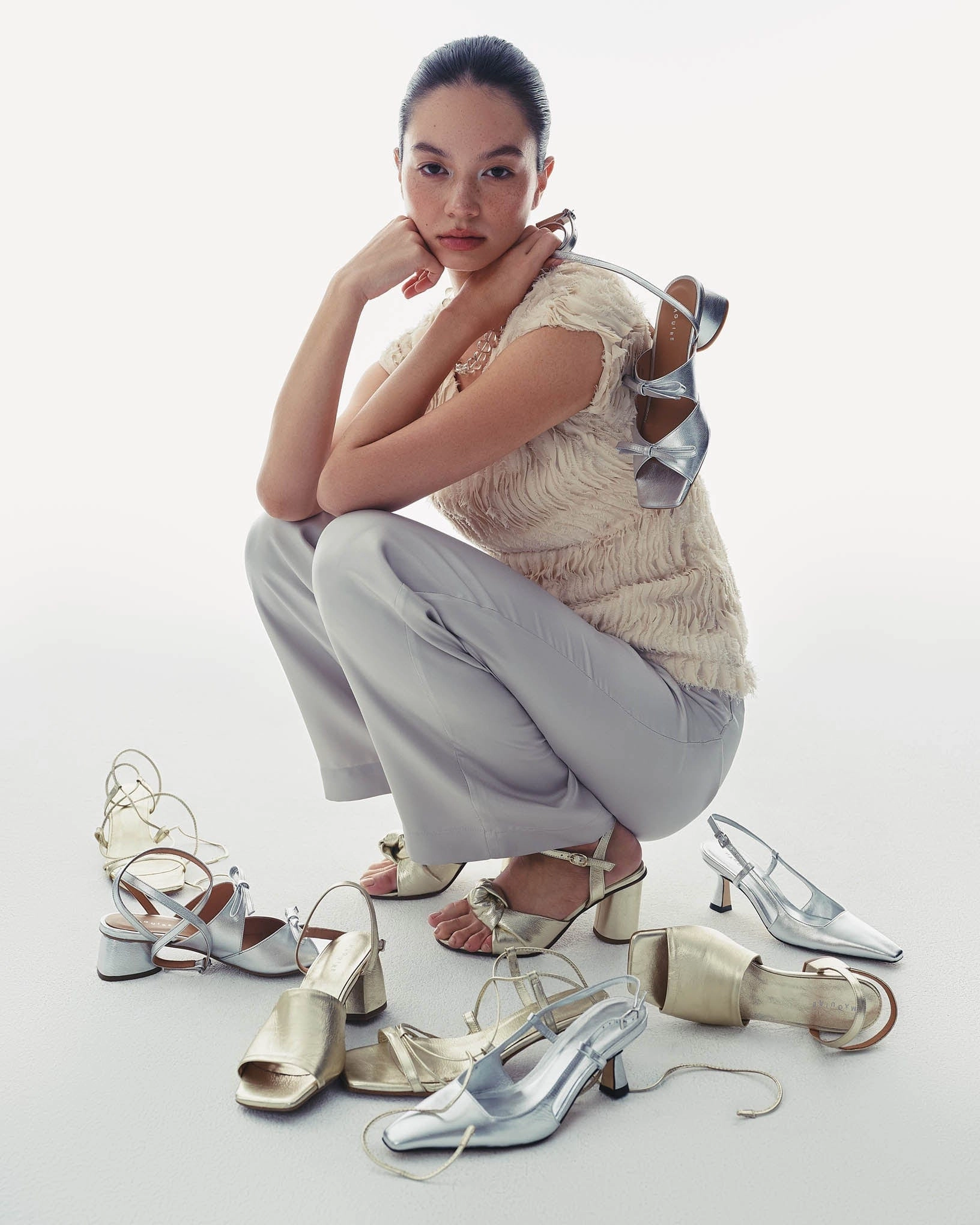 Unique Look Noto Gold Heel