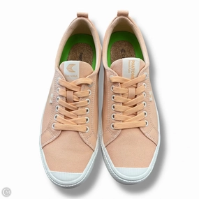 Shoes Sneakers By Cariuma In Peach, Size: 10.5 Day Ready