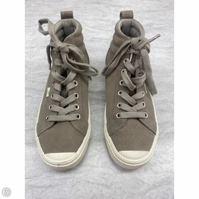 Non-Slip Sole Shoes Sneakers By Cariuma In Taupe, Size: 5