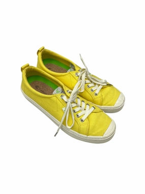 Shoes Sneakers By Cariuma In Yellow, Size: 10 Casual Day Orthotic Friendly Design
