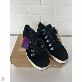Shoes Sneakers By Clothes Mentor In Black & White, Size: 7.5 Lace Closure LightweightDesign