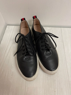 Neutral Stride Engineering Ultra Breathable Shoes Sneakers By Clothes Mentor In Black, Size: 9.5