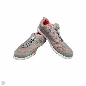 Training companion Shoes Sneakers By Clothes Mentor In Grey & Pink, Size: 12