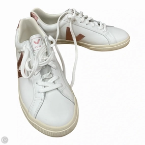Travel Day Comfortable Upper Material Shoes Sneakers By Clothes Mentor In White, Size: 10