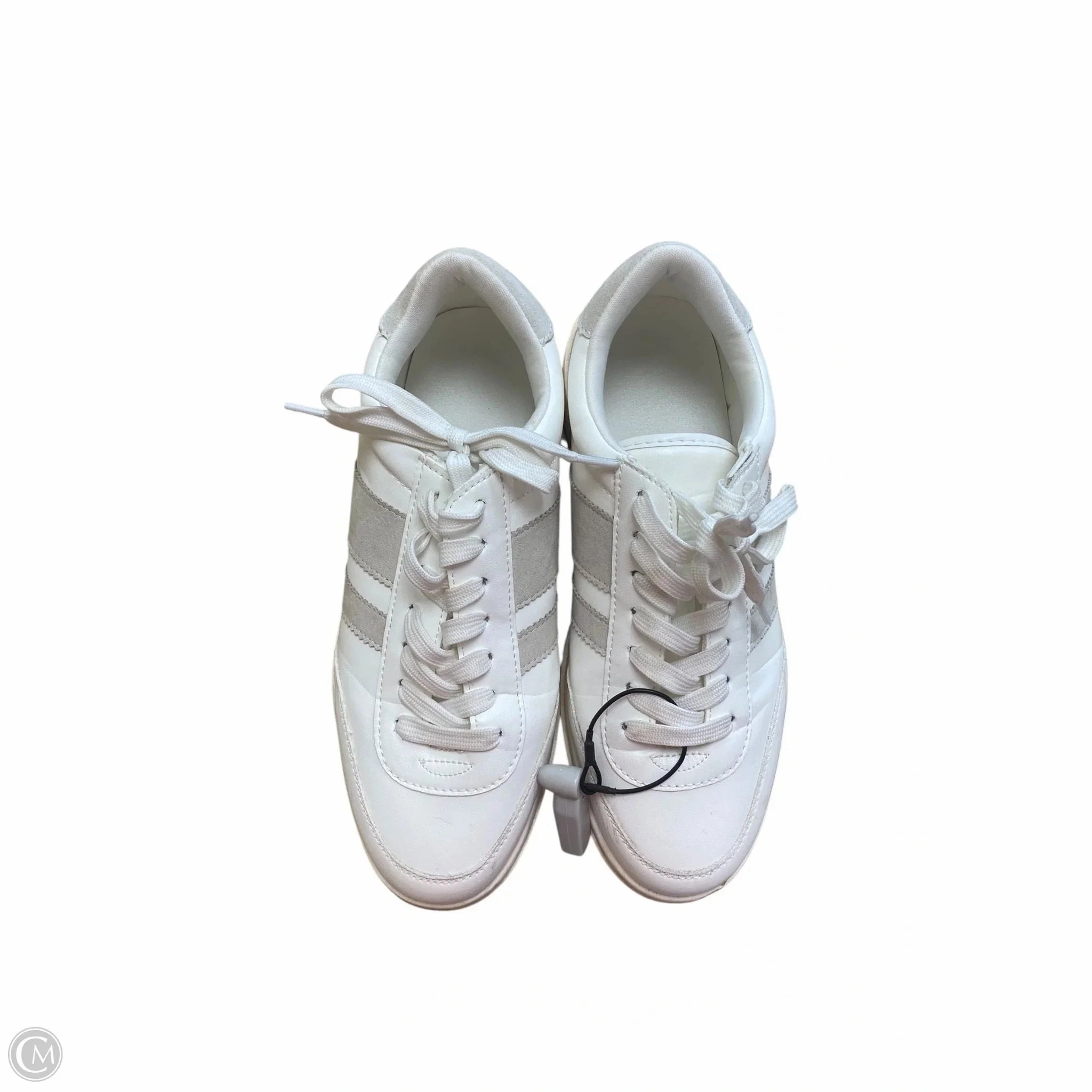 Weatherproof Coating Wide fit Shoes Sneakers By Clothes Mentor In White, Size: 9