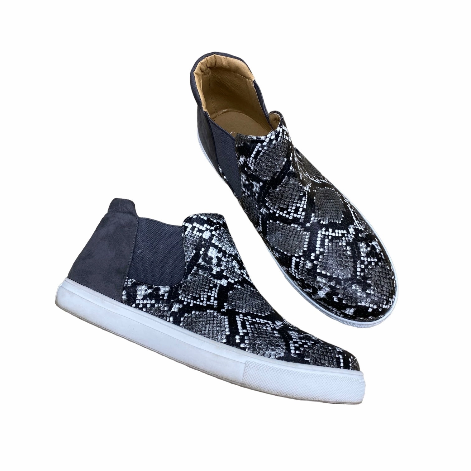 Shoes Sneakers By Clothes Mentor  Size: 9 Neutral Base Energy Return Outsole