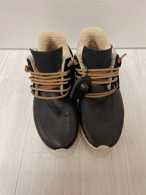 Seamless Motion Efficiency Shoes Sneakers By Cma In Black, Size: 5.5