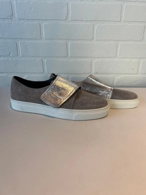 Shoes Sneakers By Cma In Grey & Silver, Size: 10.5 Shock Absorption Soles