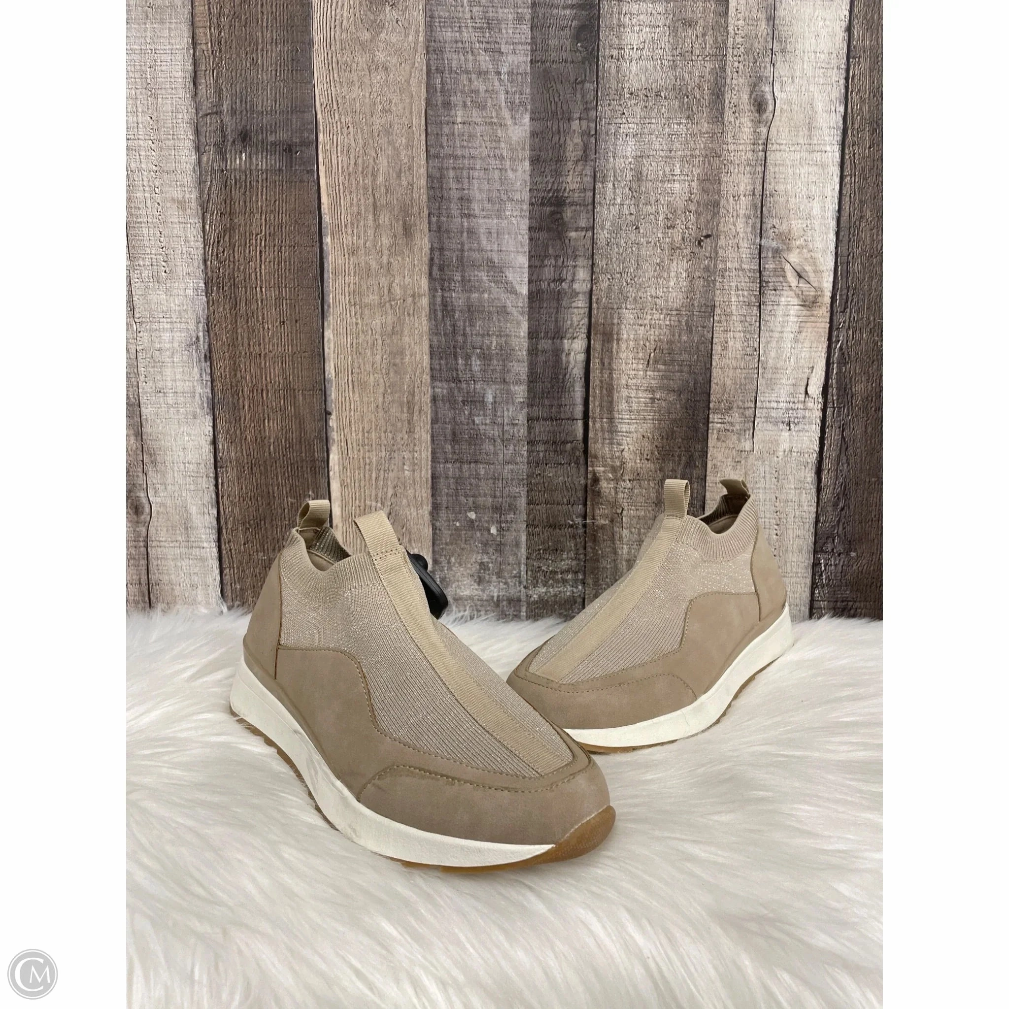 Street Trail Shoes Sneakers By Cmb In Tan, Size: 7