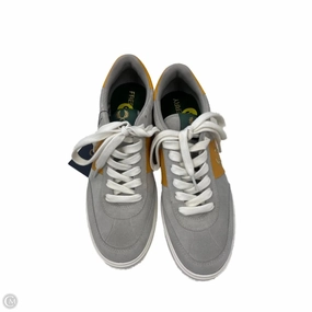 Flexible Soles Shoes Sneakers By Cmc In Grey & Yellow, Size: 9