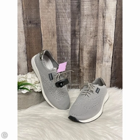 Shoes Sneakers By Cme In Grey, Size: 7 Sneaker Socks