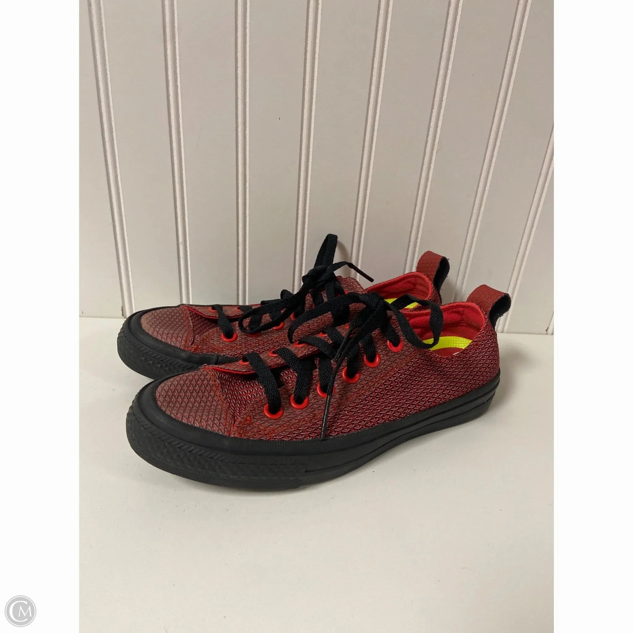 Built-In Support Responsive Use Shoes Sneakers By Converse In Black & Red, Size: 7.5