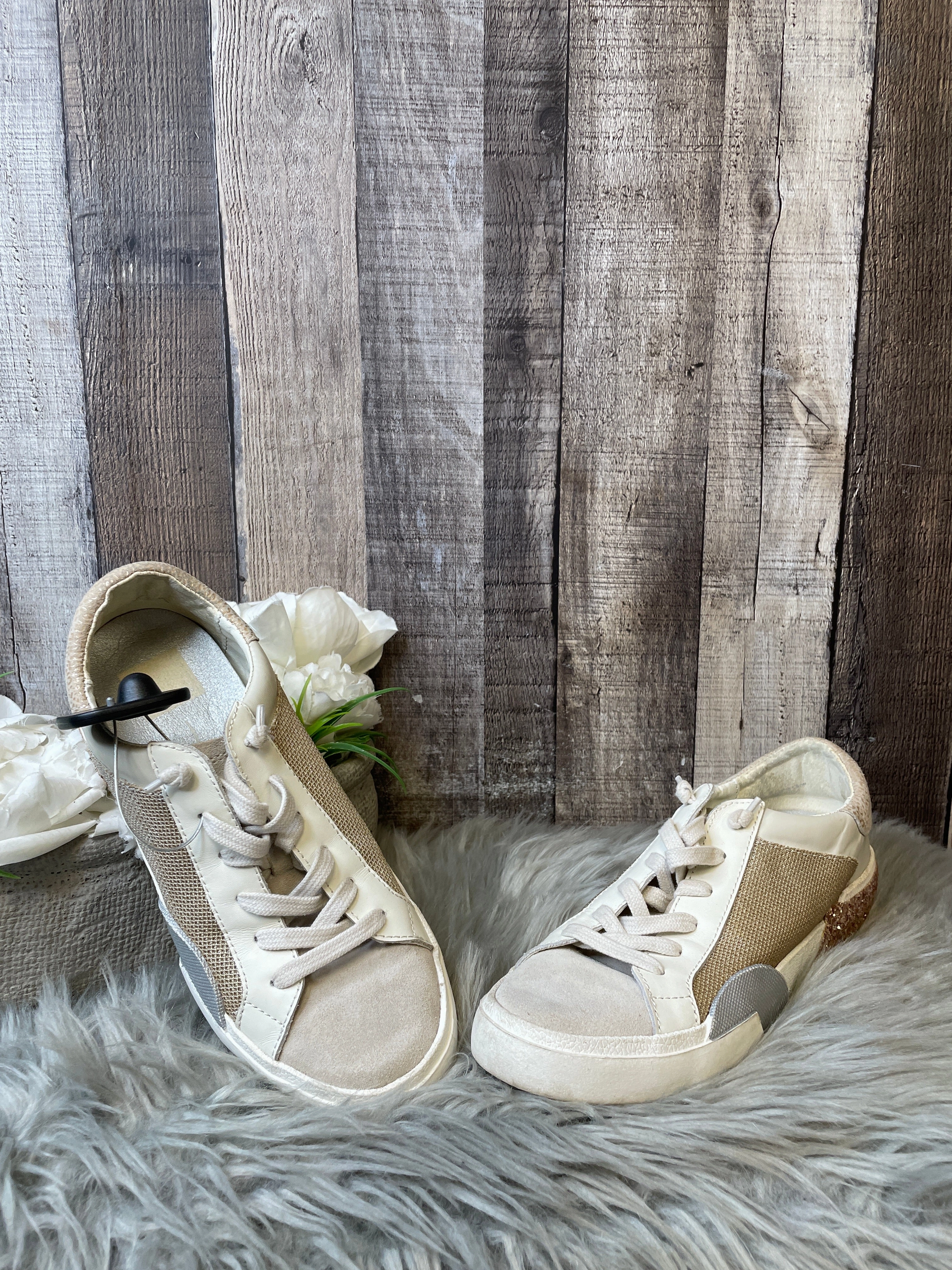 Balanced Grip Shoes Sneakers By Dolce Vita  Size: 7