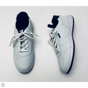 Shoes Sneakers By Fashion Bug In White, Size: 8.5 Elastic tongue MoldedInsole