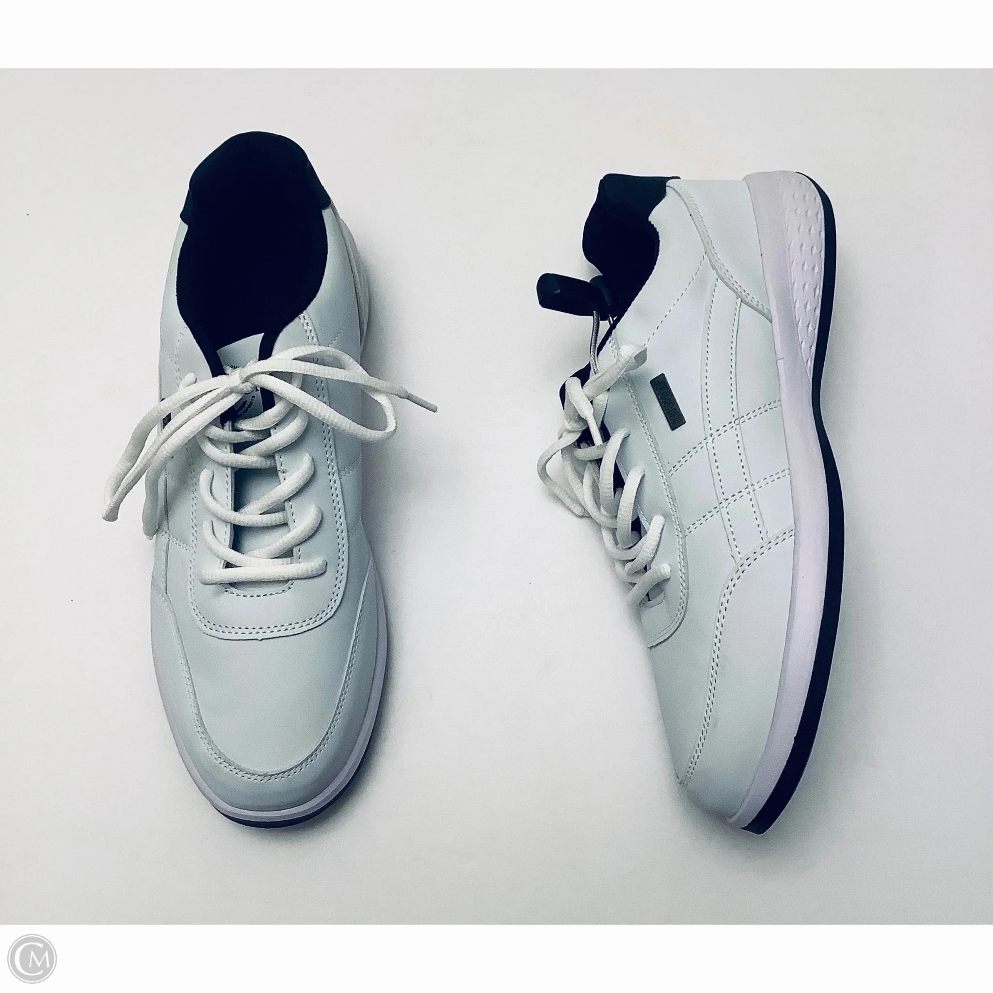 Shoes Sneakers By Fashion Bug In White, Size: 8.5 Elastic tongue MoldedInsole